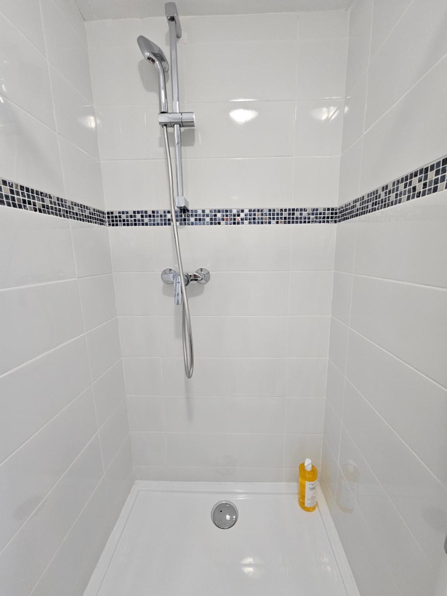 Tout Confort ! Centre-Ville, Climatisation, Parking, Wifi, Calme, Tv Carcassone Exterior photo